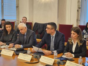 Косачка робот вече коси зелени площи в Асеновград