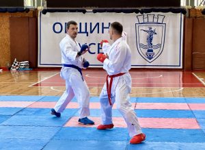 Започна ремонтът на закрития плувен басейн в кв. „Еленово“