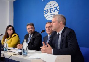 Роботи поемат ежедневни роли в Beijing E-Town