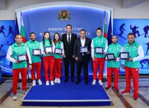 CHN Energy стартира първия мащабен AI модел в света за генериране на енергия