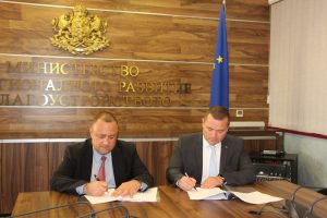 Nestle Китай засилва надзора след спешното изтегляне на бебешкото мляко