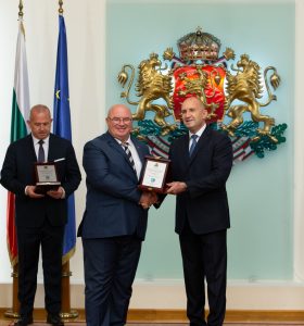 Volkswagen, Xpeng разширяват партньорството си за електрически превозни средства · TechNode