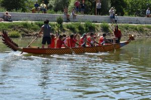 Община Русе предостави драконова лодка за водния празник в Трявна
