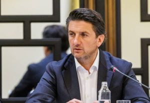 Министър Мирослав Боршош представя отчета за свършеното през първите шест месеца от мандата