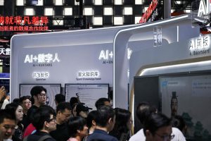 Технически гиганти от Tencent до Bytedance Vie за AI агент надмощие след преместване на мануса