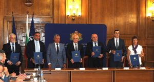 Удължен е крайният срок за обществено обсъждане на проекти на Насоки за кандидатстване по процедури BG05SFPR001-2.003 „Подкрепа за ученици с таланти“ и BG05M2OP001-3.003 „Достъп на уязвими групи и непедагогически персонал до висше образование”