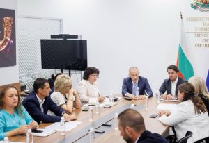 Д-р Бойко Таков води ключов панел с участието на европейския комисар Екатерина Захариева на кръгла маса „Жените в иновациите“