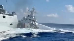Филипините забиват безразсъдните „китайски кораби над сблъсък в Скарбъро Шол