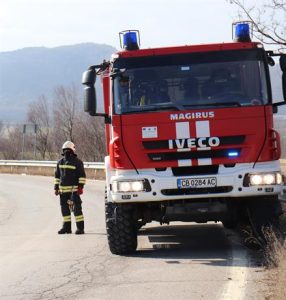 Трактор и балопреса се запалиха по време на работа в село Кошарево