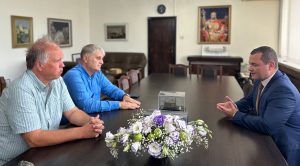 Кметът Пенчо Милков се срещна с представители на фондация „Захари Стоянов“ по повод реставрацията на гробницата на възрожденеца