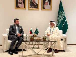 Сивокоси доброволци стоплят провинцията на Китай