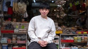 Gen Z Hongkonger се бори да спаси 60-годишната бакалия Lam Kee на семейството на фона на развитието