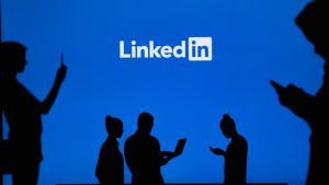 Потребителите на LinkedIn в Хонконг са призовани да проверят настройките за поверителност, тъй като обучението за изкуствен интелект ще бъде възобновено