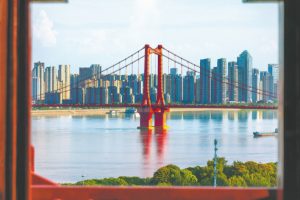 Ремонти на покрива на пазара и шахтите по централната улица ще започнат след Нова година в Сливен