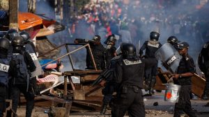 Четирима убити на протести в Камерун преди изборните резултати, твърди опозицията