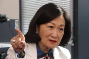 Конкуренцията се затопва за анкетата на Hong Kong, тъй като повече ветерани отказват да управляват