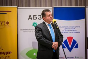 Фамилните имена разказват историята от другата страна на пролива