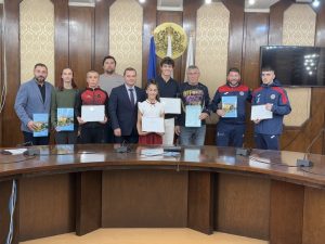Пенчо Милков награди млади спортисти за високите им постижения в международни състезания