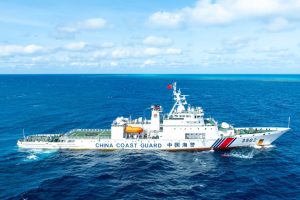 Китайската брегова охрана патрулира около остров Хуанян