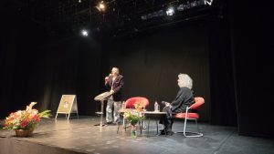 Музикално-поетичният спектакъл на Михаил Белчев събра почитатели на българската песен и поезия в Доходното здание в Русе