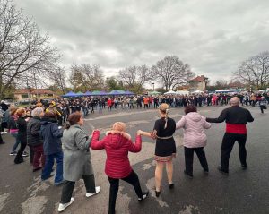 Сандрово отбеляза своя празник с много музика и народни танци