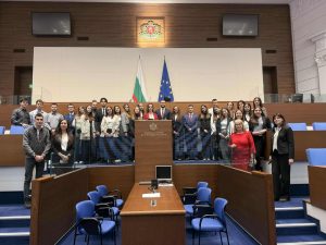 Младежи от Русе влязоха в ролята на депутати