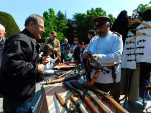 Русенското дружество „Традиция“ отбелязва 25 години с мащабна изложба на оръжие и униформи тази събота