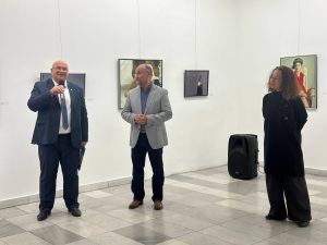 С изложбата “Завръщане” Веселин Господинов представи своята хиперреалистична представа за света и Русе