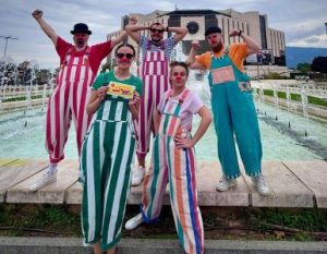 Празничен ноември в театър „Хенд“: Безплатни събития от класната стая до сцената