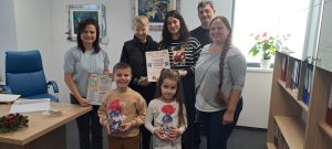 Децата от ДГ „Пролет“ в Червена вода отпразнуваха коледното си тържество в отоплен салон за първи път от 30 години