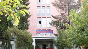 Лекуват мъж паднал върху гребло на трактор, оперираха баба глътнала хапче с опаковката