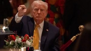 Тръмп намеква за сухопътен удар срещу наркокартелите, докато натискът във Венецуела расте