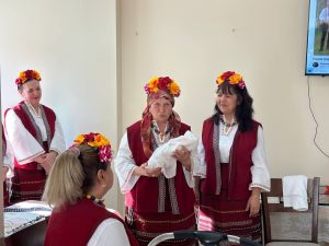 Потребители на социална услуга в бившия Дом “Майка и дете” отбелязаха Бабинден