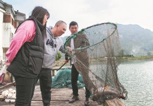 Облекчаването на бедността преминава към управление