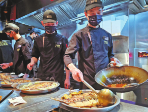 Известна марка риба на скара отваря първия магазин в Шанхай