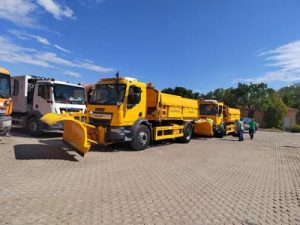 Техника на ОП „Чистота“ обработи със сол мостовете и надлезите в Пловдив