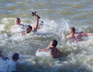 На 3 януари продължава записването на участници в ритуала по хвърляне на Богоявленския кръст в Русе