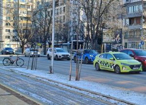 Аспаруховият мост се обработва с антилед, пътната обстановката в града е спокойна