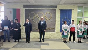 Кметът Пенчо Милков награди отличници от Спортното училище на патронния им празник