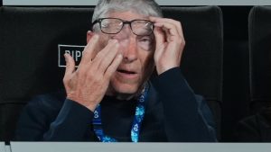 Бил Гейтс казва, че е имал афери с 2 рускини, отрича връзки с жертвите на Епщайн