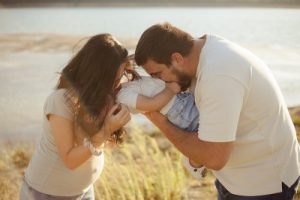 Фотоконкурсът „Най-сладка целувка“ отбелязва 20 години с ретроспективна изложба и апел за подкрепа