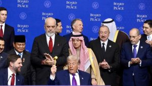 Тръмп казва, че войната в Газа е „свършила“, но анализаторите предупреждават, че боевете може да се възобновят след седмици