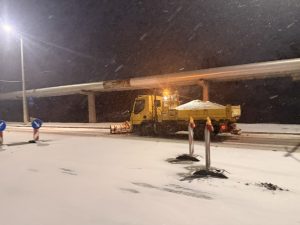 Продължава работата на снегопочистващите фирми след интензивните снеговалежи