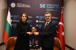 Нейнски и Дуран обсъдиха стратегическата комуникация и хибридните заплахи