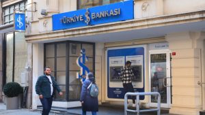 узивно | Най-голямата частна банка в Турция планира влизане в Хонконг на фона на напрежението в Близкия изток: източници