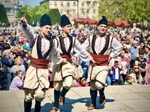 Културна програма за месец април