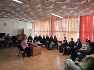 200 ученици-доброволци от Варна преминаха обучения по превенция на рисковото поведение