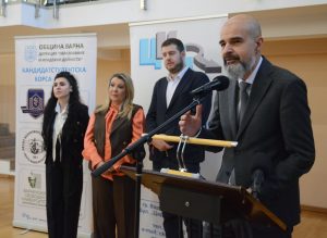 При засилен интерес от ученици и родители се провежда Кандидатстудентската борса във Варна