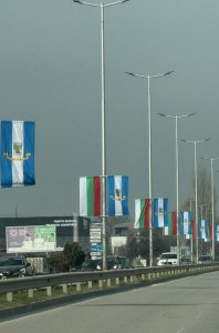 ОП „Чистота“ монтира над 400 нови национални трибагреници в Пловдив по повод 3 март