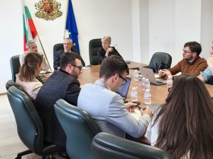 Министър Илиев проведе среща с представители на националните работни групи в младежкия сектор